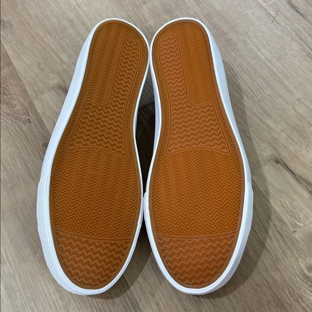 NEW Men’s Lace Up Canvas Sneakers - Picture 4 of 5